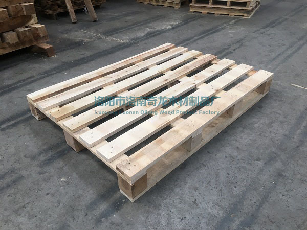 出口木托盤在運輸過程中如何確保貨物的穩(wěn)定性和安全性